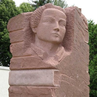 Buechnerdenkmal_2.jpg