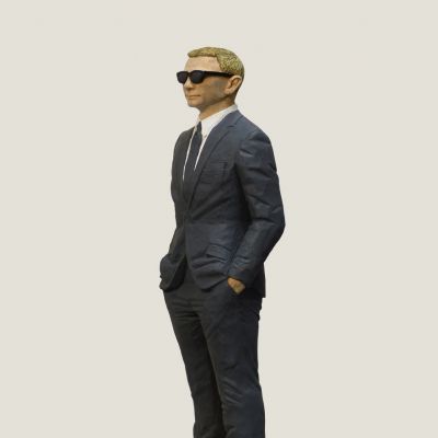Man_w_g_s_hl.jpg