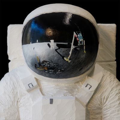 Spaceman_w_fox_gold_Visier.jpg