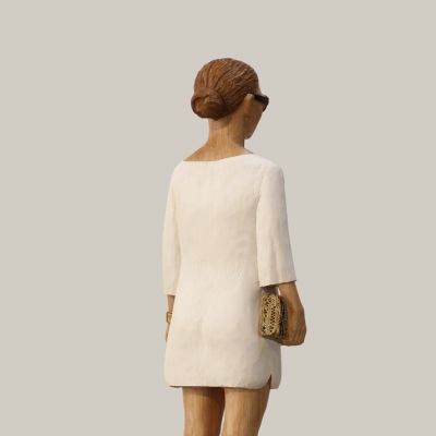 woman_w_white-dress_hh.jpg